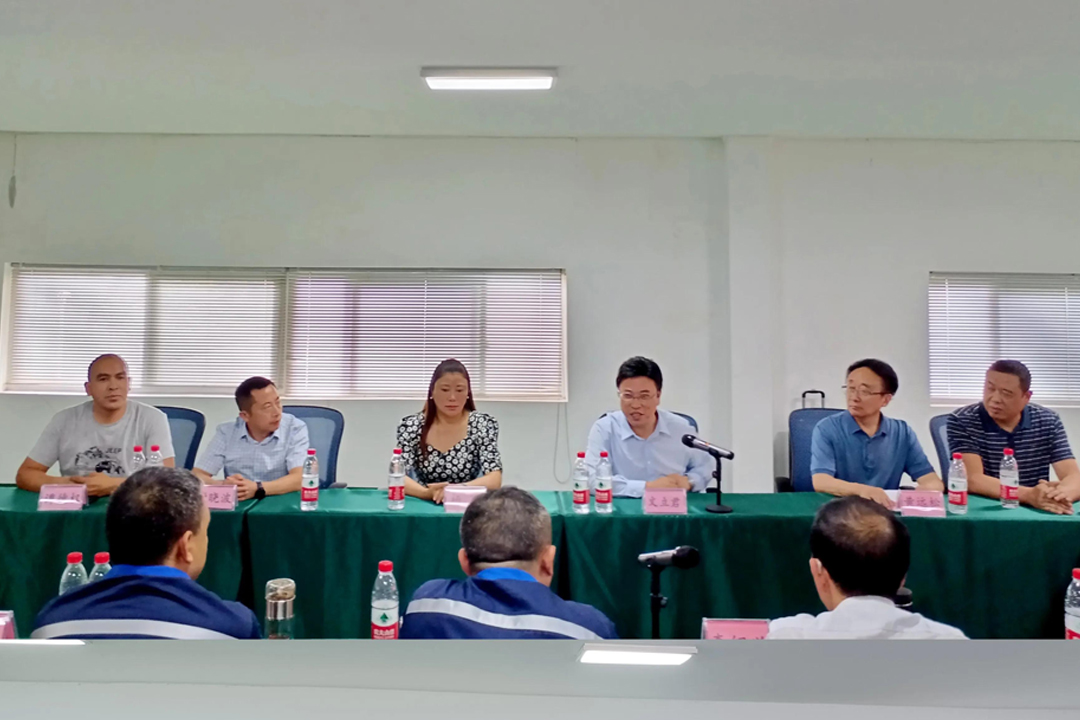 文立君到商会会员企业调研座谈