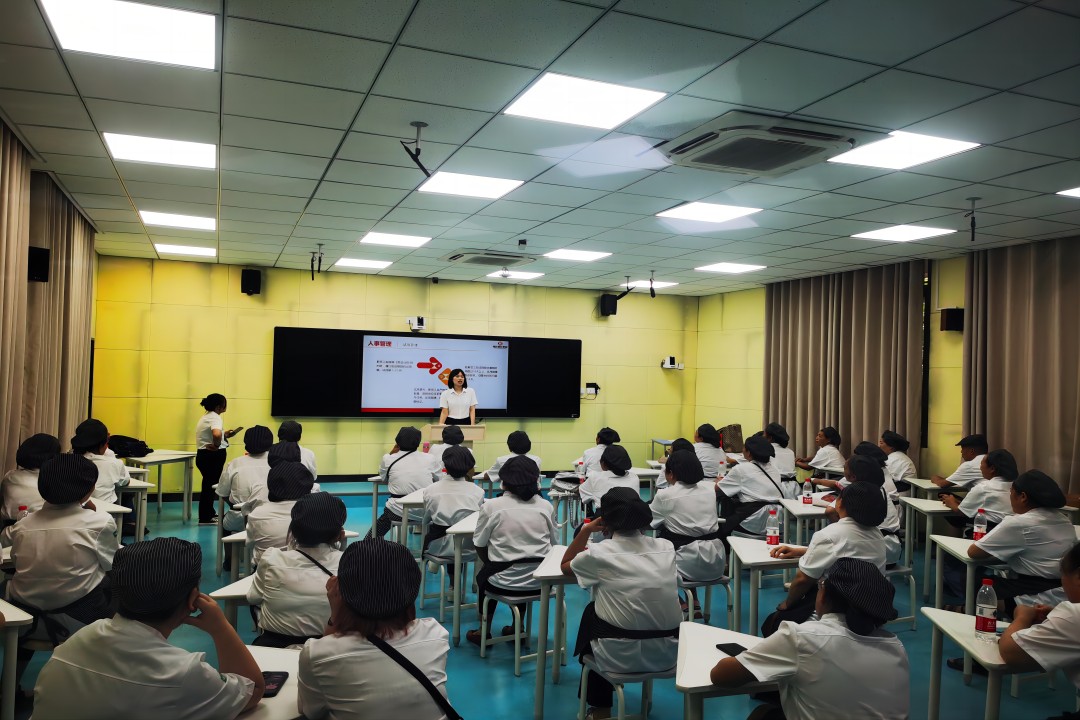 PG电子餐饮集团开展2023年度秋季学期开学前食堂事情职员专项培训